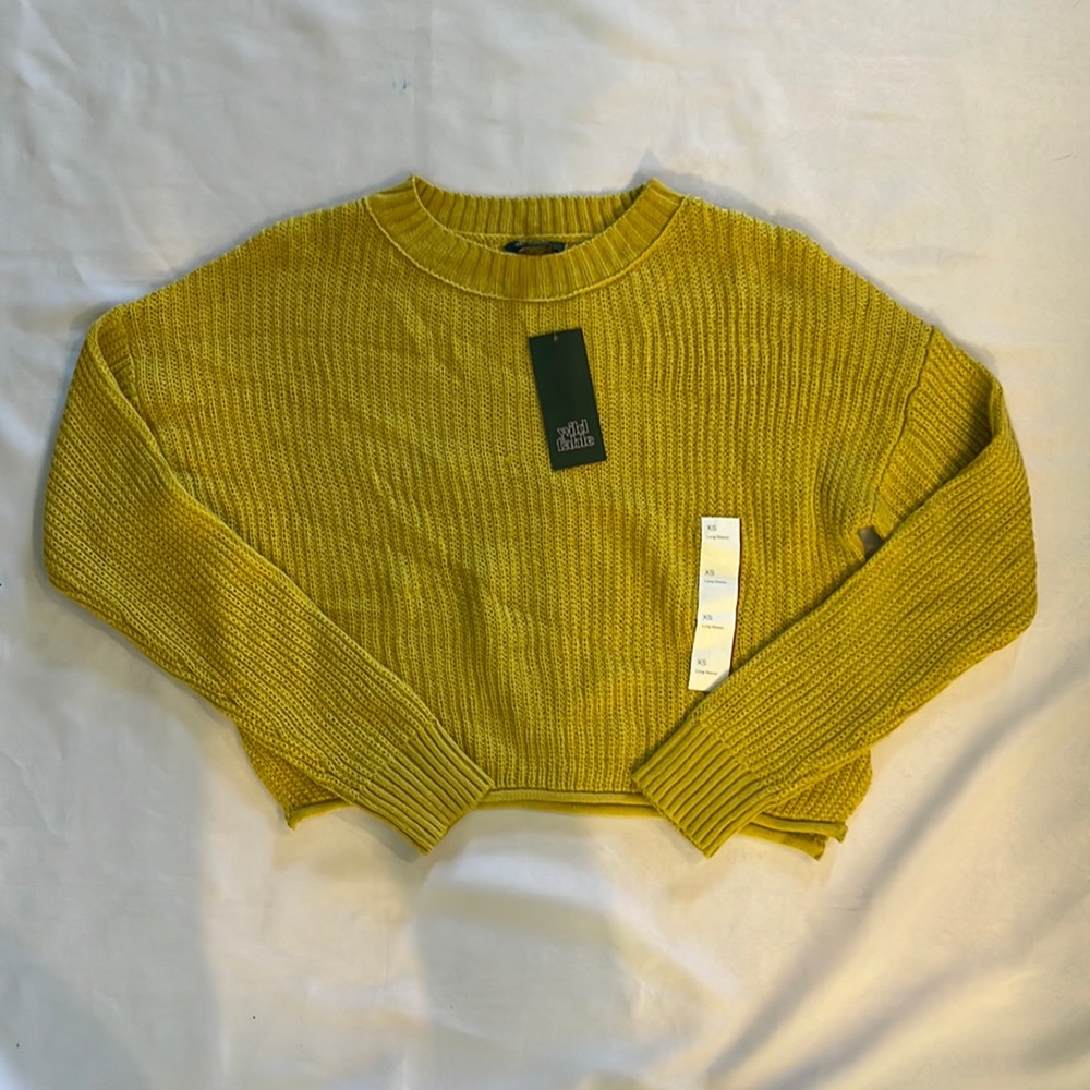 Green target sweater. XS